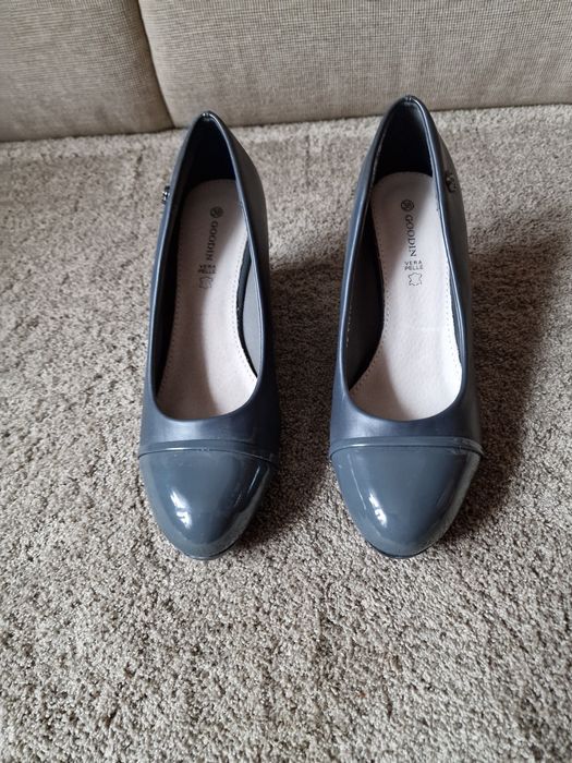 Buty damskie na koturnie