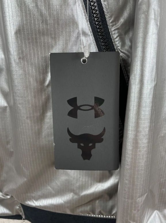 Продам (Бомпер)Under armour Rock