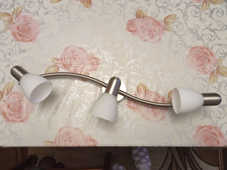 Lampa sufitowa wisząca z regulowanymi kloszami ( długość 61 cm )