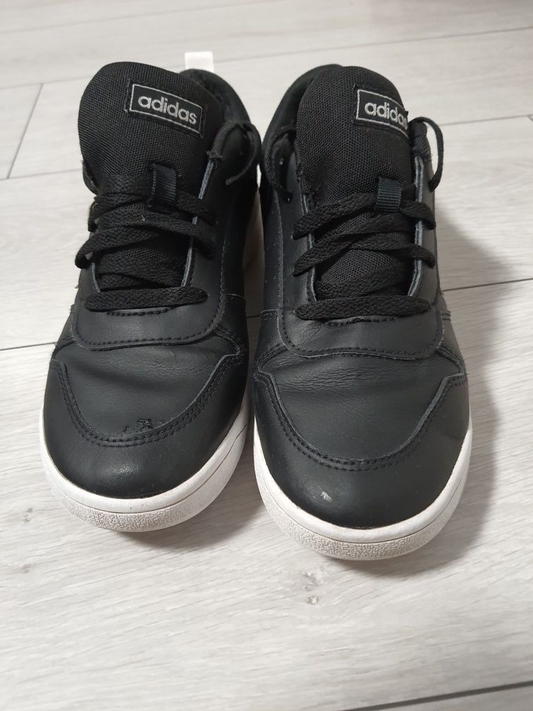 Кросівки Adidas 37