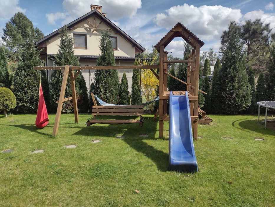 Duży domek ogrodowy plac zabaw zjeżdżalnia