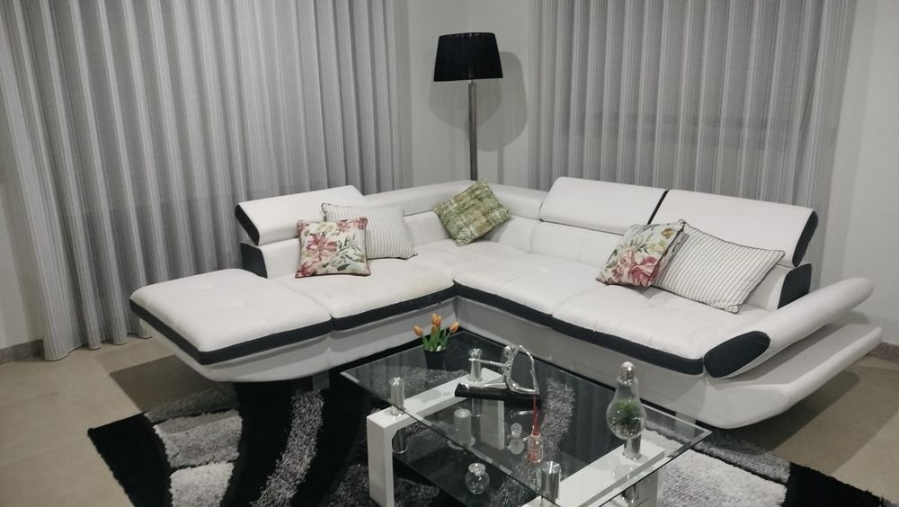Sofá branco 400 negociaveis