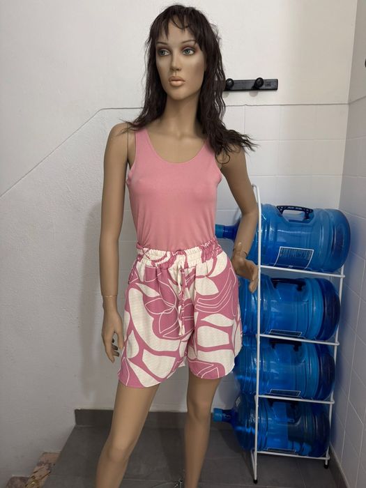 Manequim com suporte em acrílico