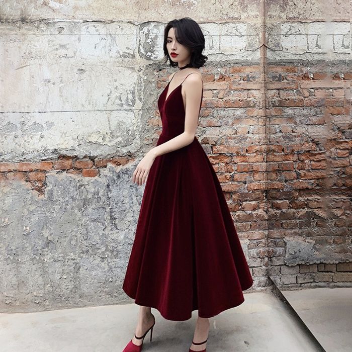 Новое Платье TWOTWINSTYLE с открытой спиной и вырезом размер s 2020