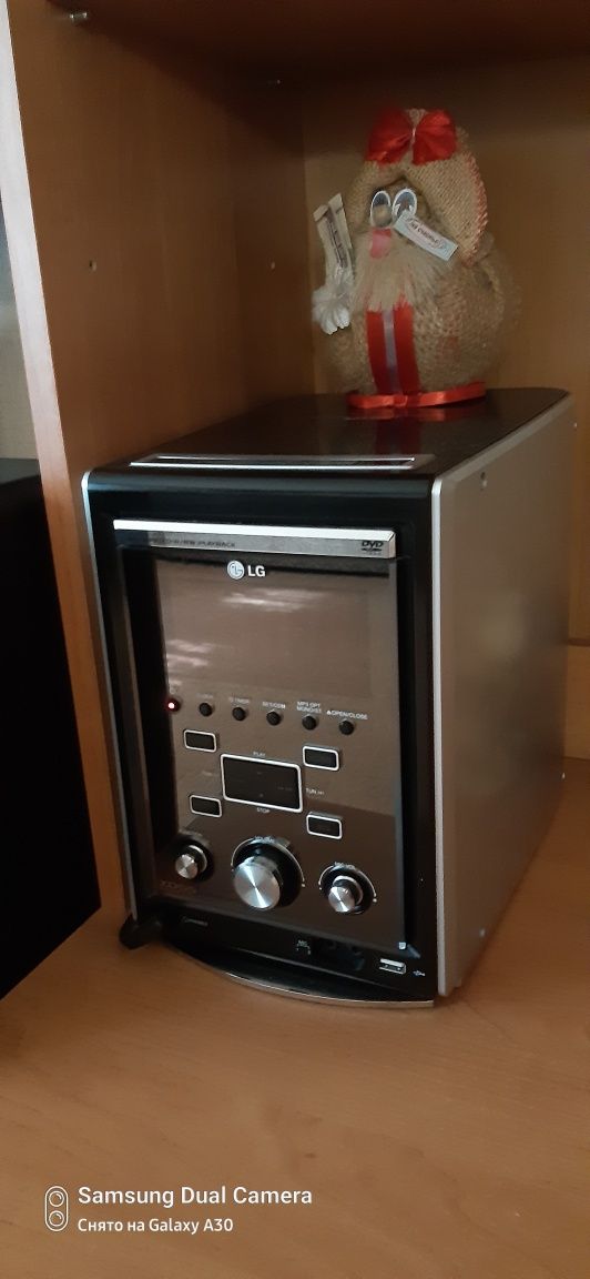 Музыкальный центр LG