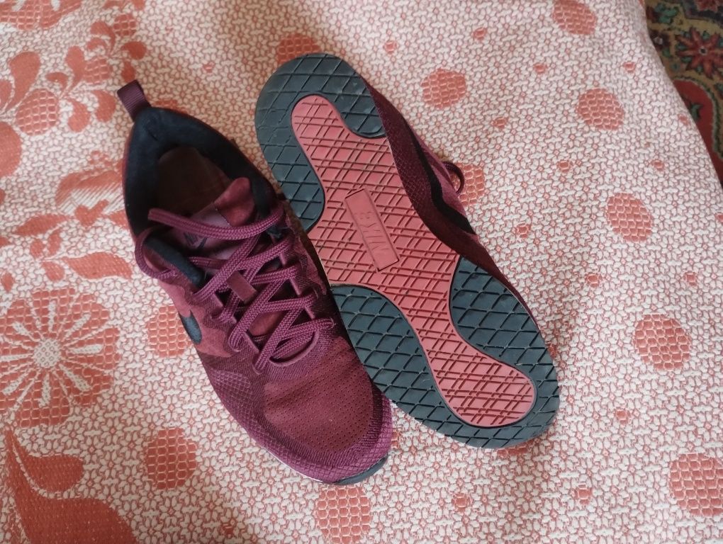 Кросівки Nike 41р