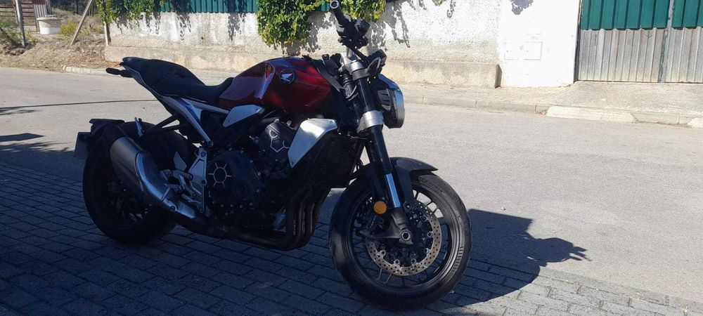 Honda CB 1000R , acidentada
