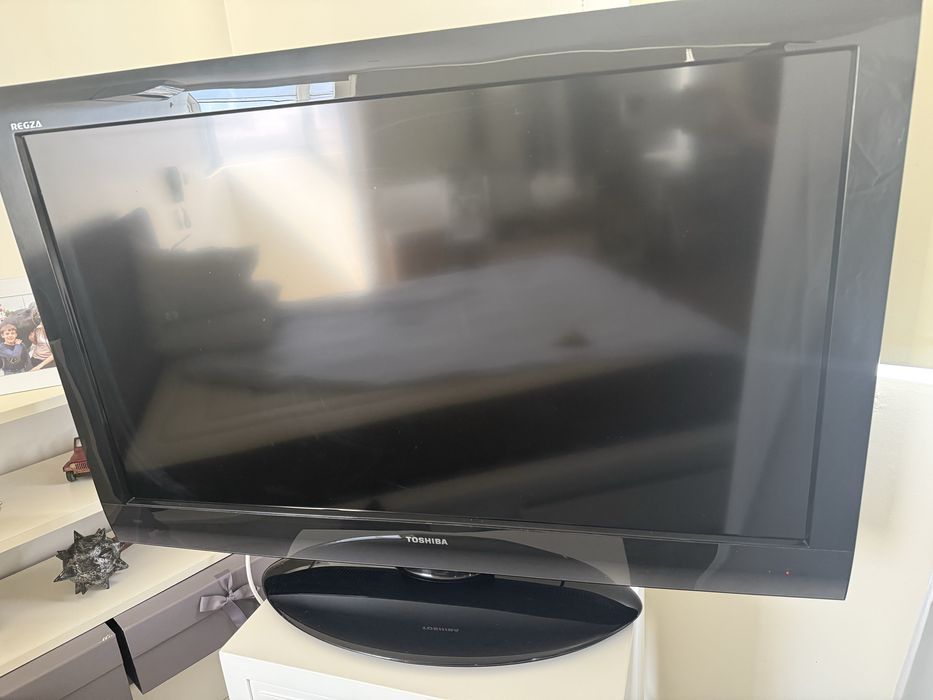 TV Toshiba 64*100