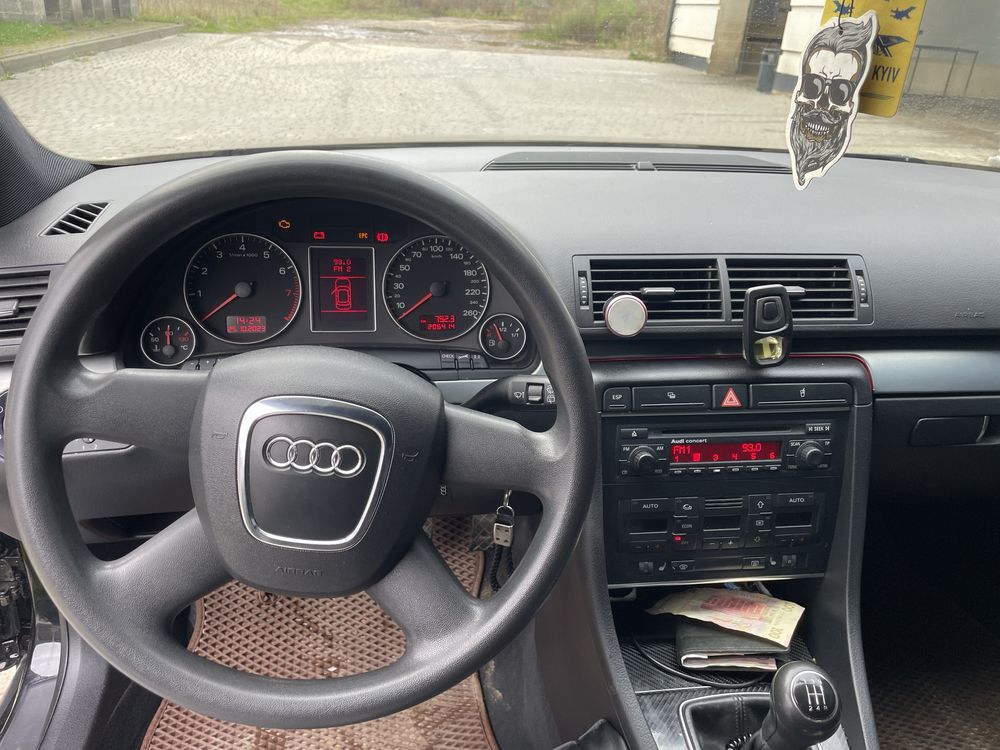 Продам Audi a4 b7 в хорошом стані !