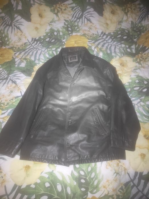 Кожаная куртка размер54