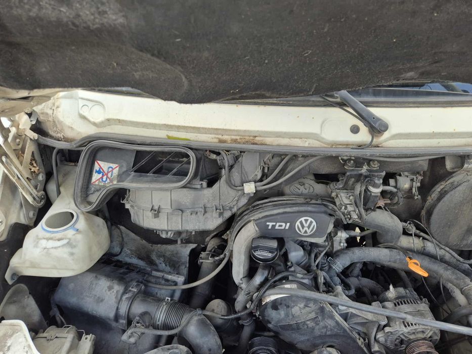 Vendo para peças Volkswagen LT 35  2.5 Diesel: o motor funciona sem pr