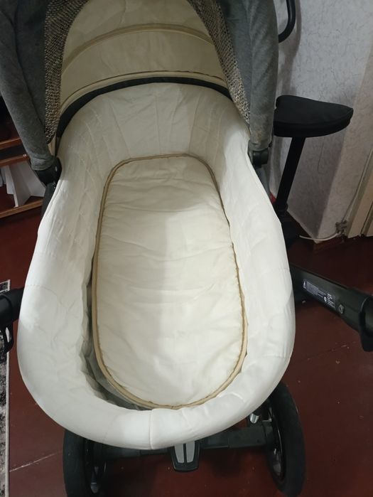 Продам коляску 2 в 1