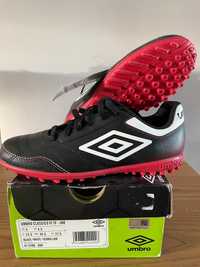 Buty piłkarskie dziecięce UMBRO, nowe 37,5