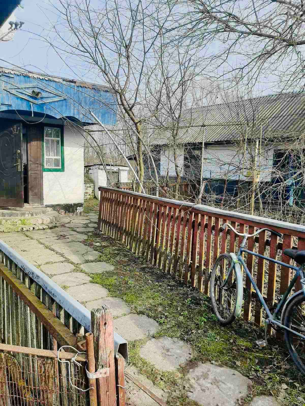 Продається будинок, в Чернігівській області, село Володькова Дівиця.