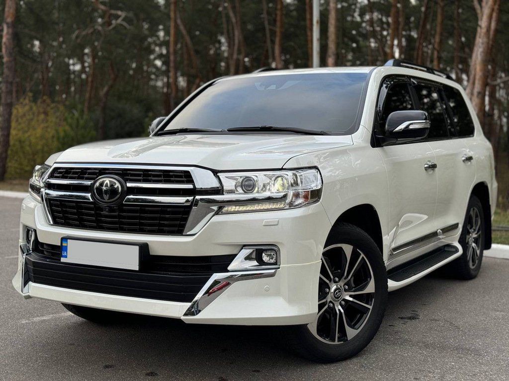 Toyota Land Cruiser 200 Накладки вії на фари Китай 2016-2021