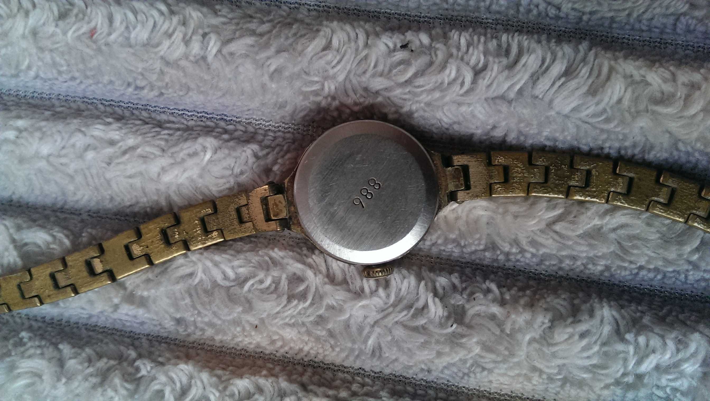 Старовинний наручний годинник " zaria ".