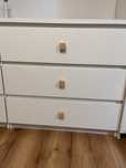 Comoda ikea com puxadores zara