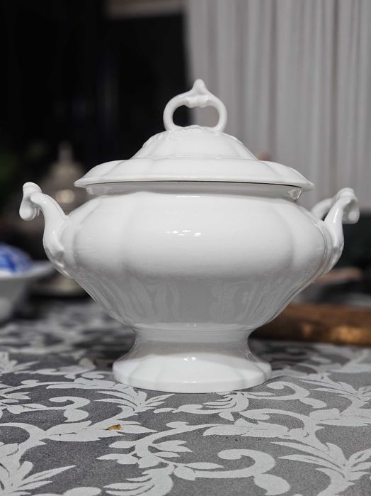 Terrina da marca Vista Alegre