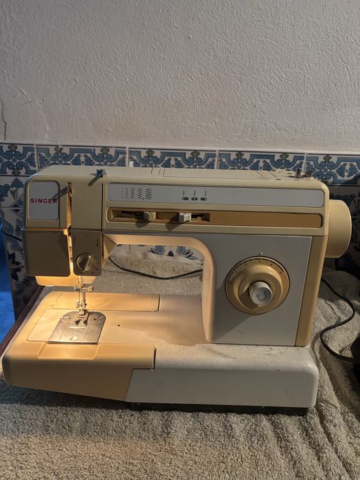 Maquina Singer athena 1200 de 1985
