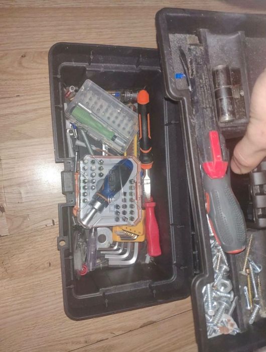 Mini caixa de ferramentas com acessórios