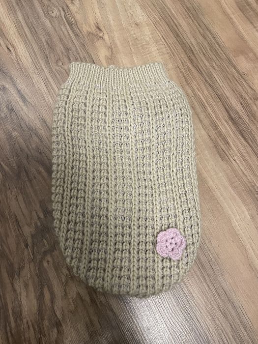 Beżowy sweterek dla psa