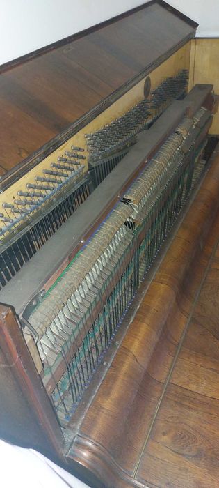 Przedwojenne pianino +stołek