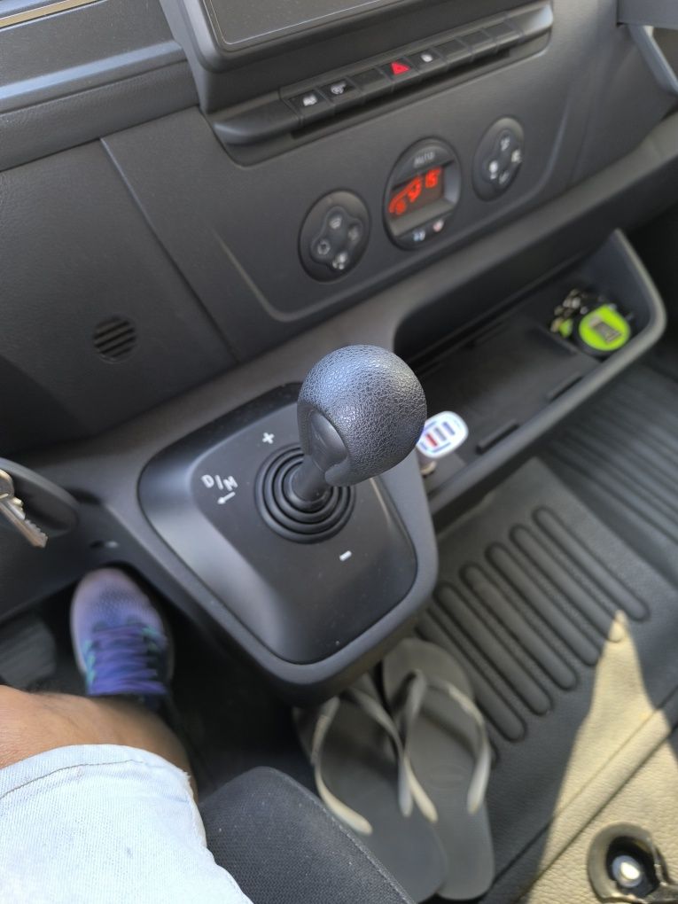 Vendo Renault Master 150 automático L3H2