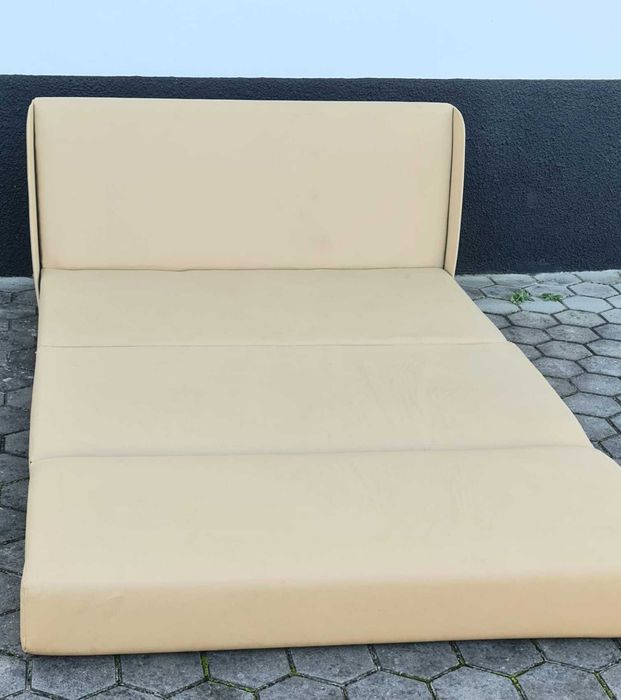 Sofá Cama Bege com 1.42m comprimento
