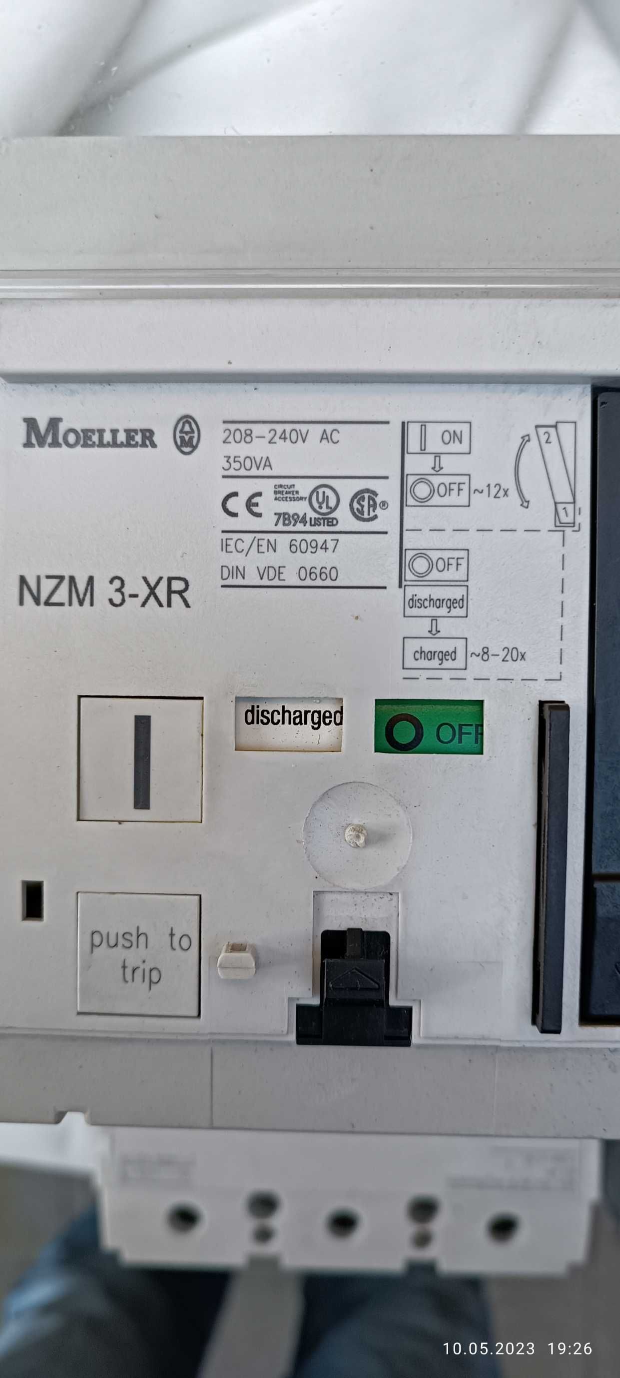 Napęd zdalny 208-240V AC NZM 3-XR 208-240AC używany 3 szt.