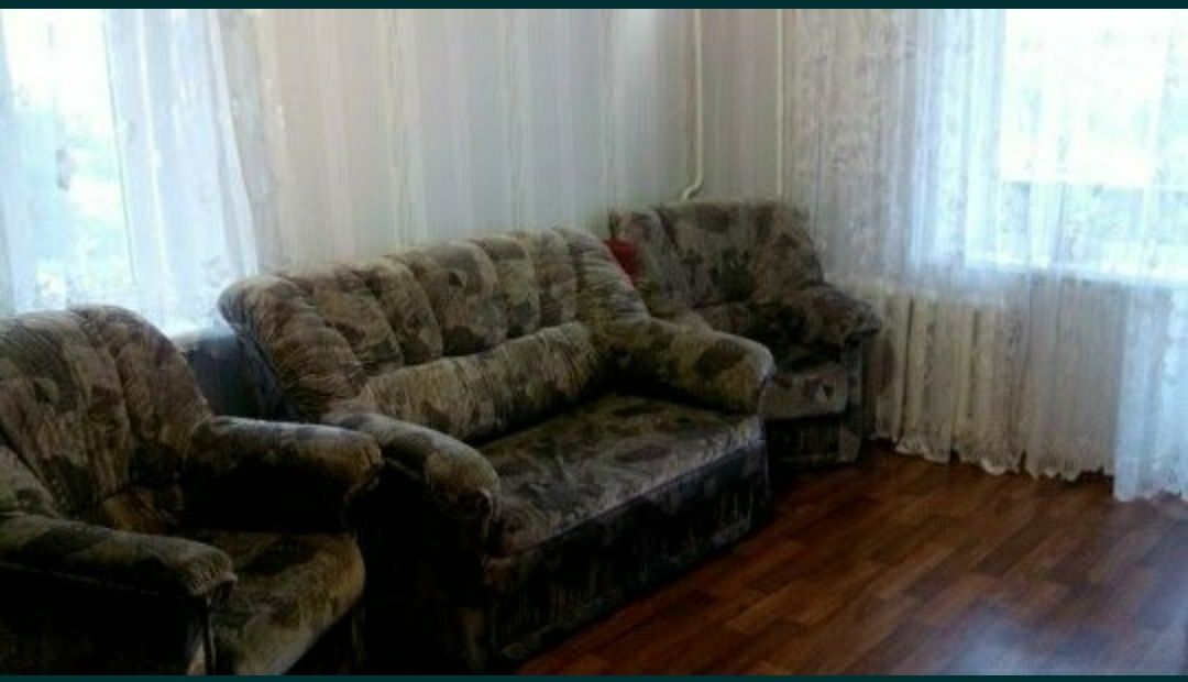 Мягкий уголок, диван и два кресла