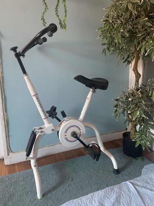 Bicicleta estatica antiga