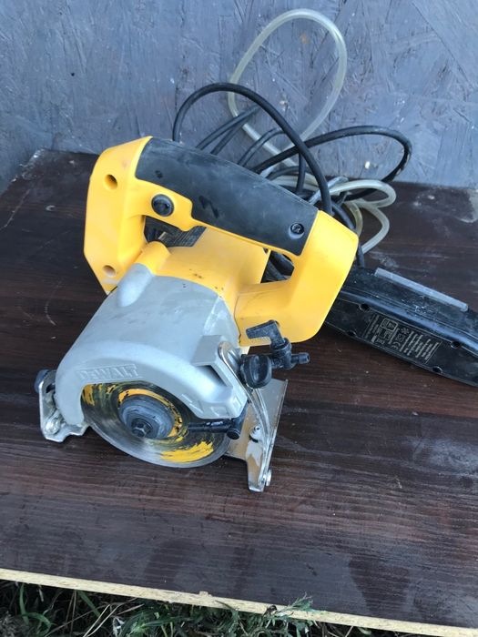 Przecinarka do glazury DeWALT DWC410  (do płytek)