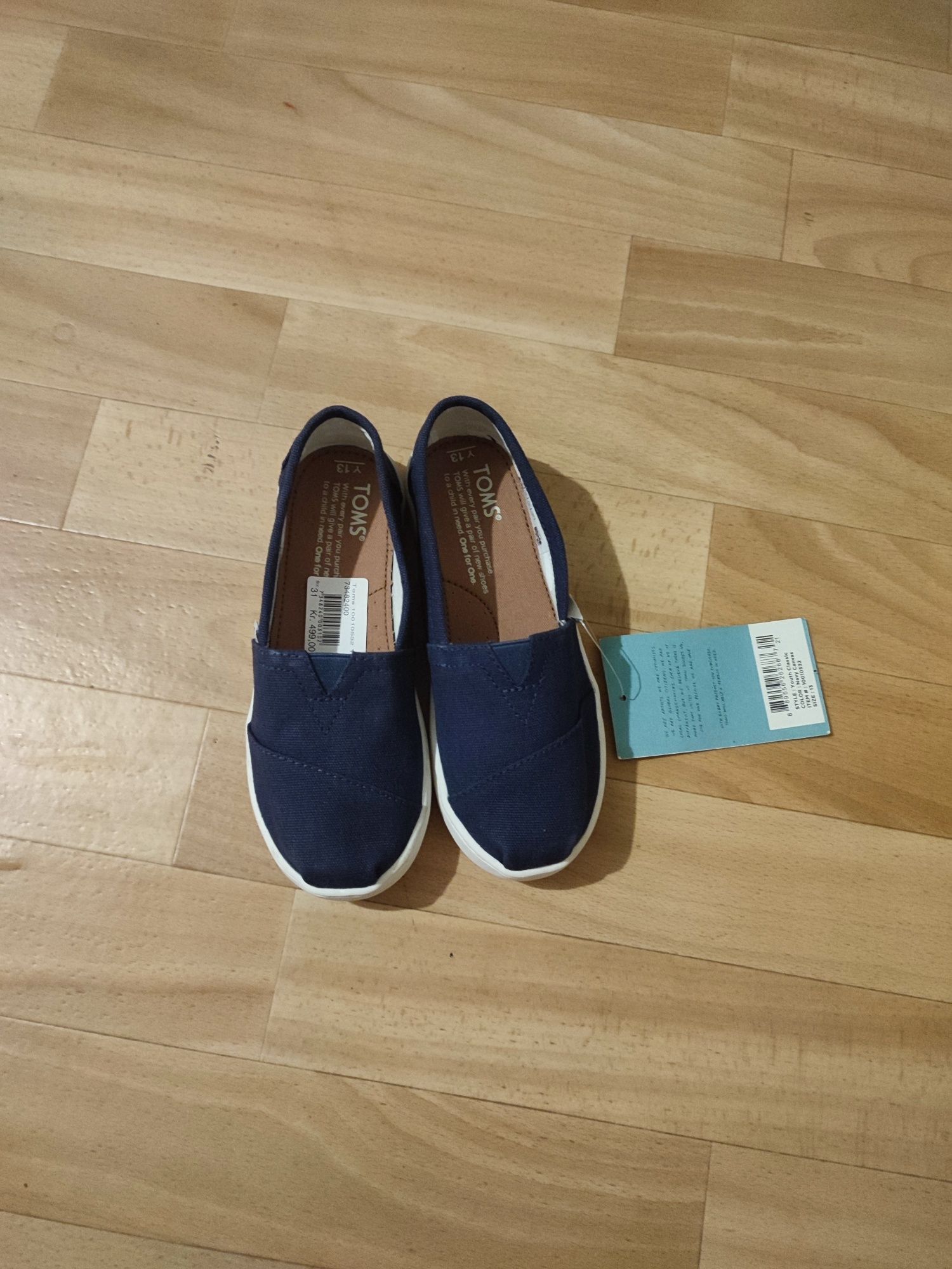 Слипоны тапочки TOMS для девочки новый