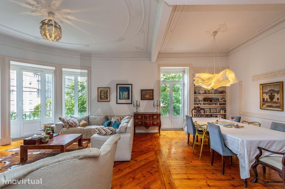 Apartamento T5 com 230 m2 – Avenida 5 de Outubro, Lisboa