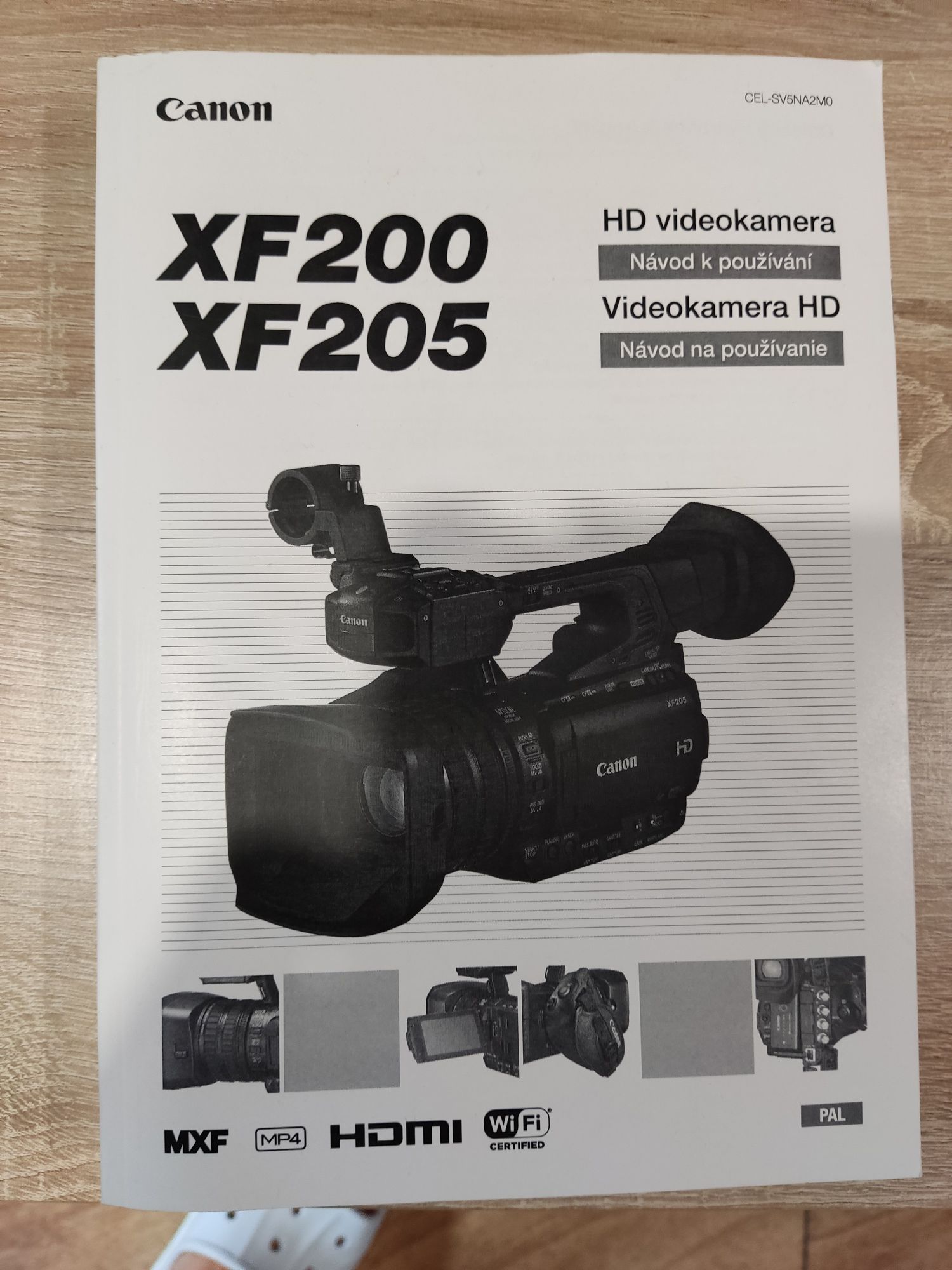 Instrukcja obsługi kamery Canon XF200 XF205 po czesku i słowacku