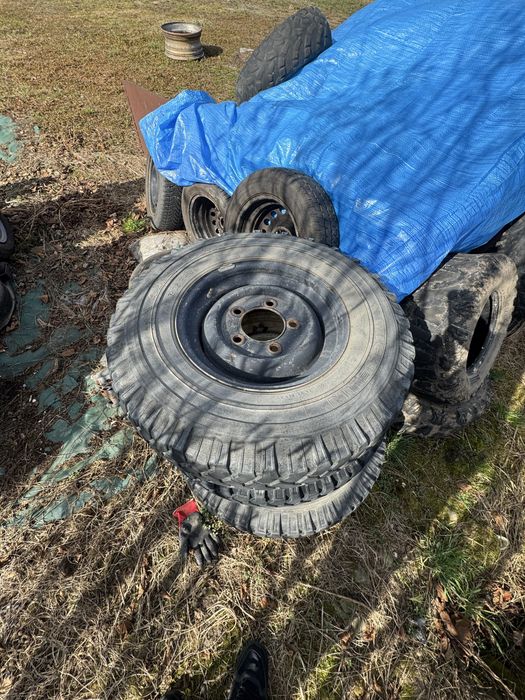 Kola DEFENDER cale Kompletne z OPONAMI