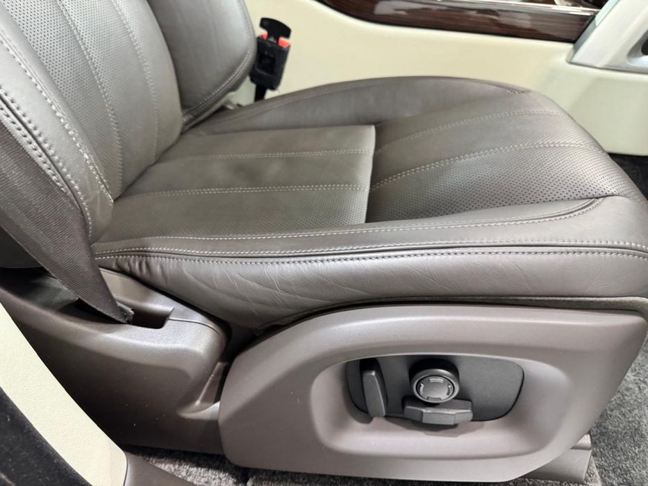 Продам lend Rover Vogue 2015год офицеал