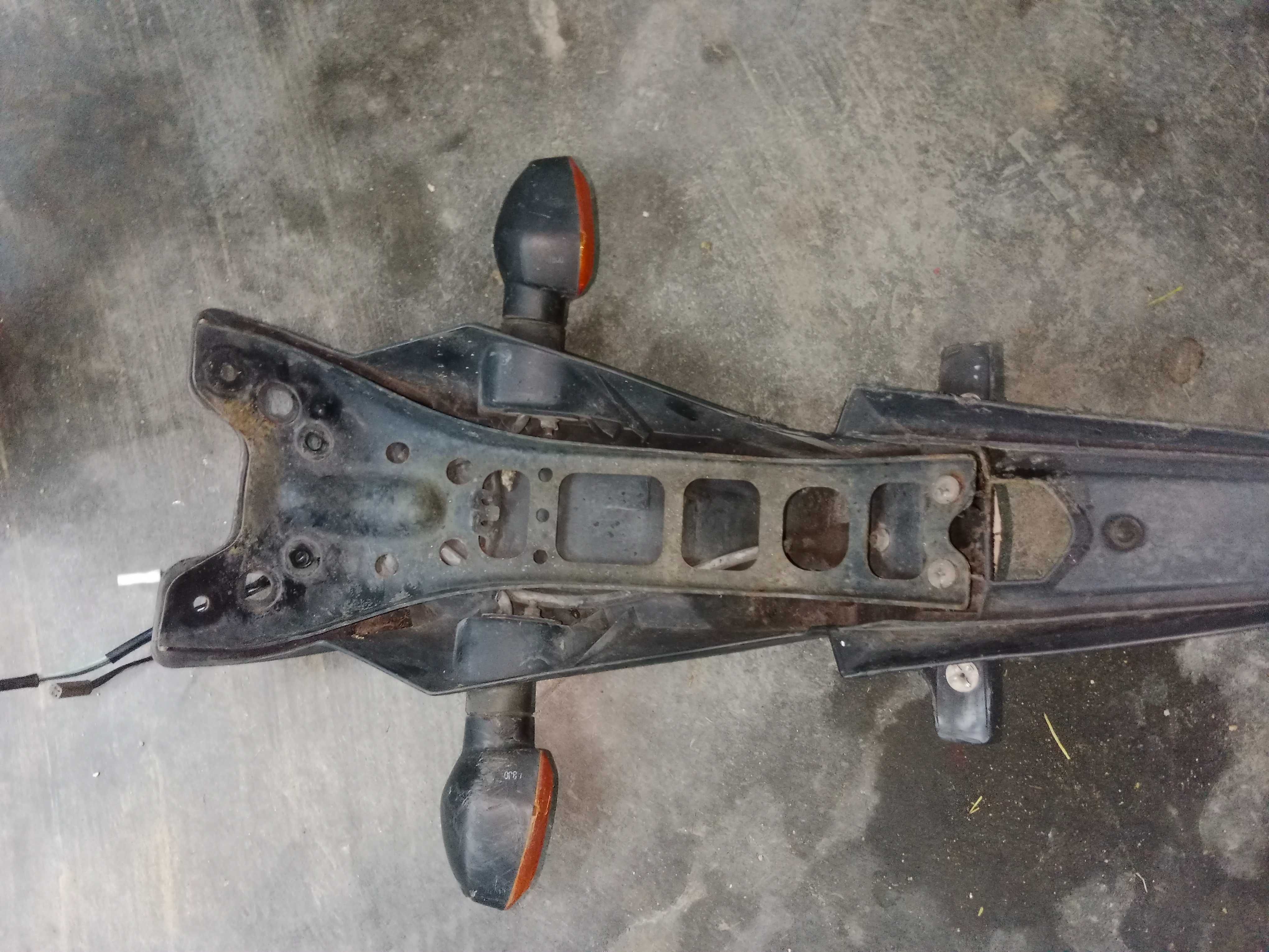suzuki gsr750 gsr 750 błotnik tył tylny kierunkowskazy kierunkowskaz
