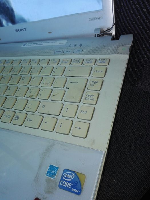 Portátil Sony Vaio i3 PCG-61211M carcaça