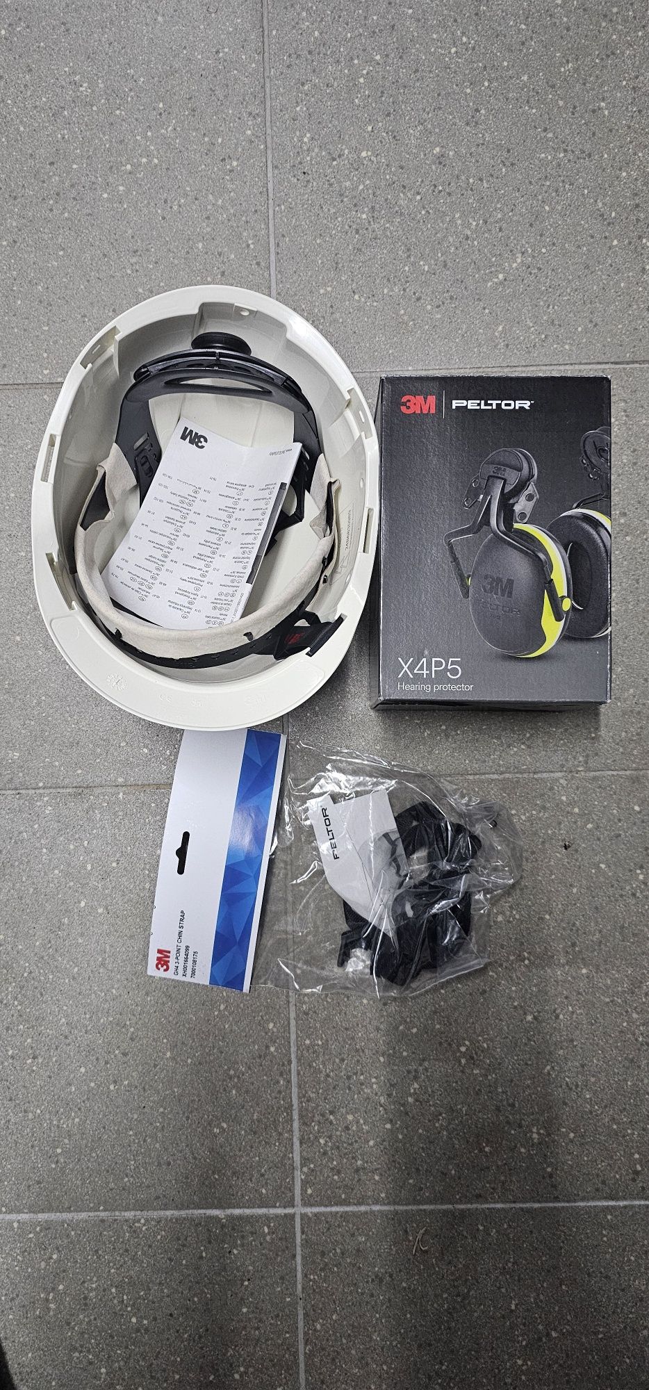 Kask z paskiem podbrudkowym 3M+nauszniki izolowane X4P5 3M/Peltor