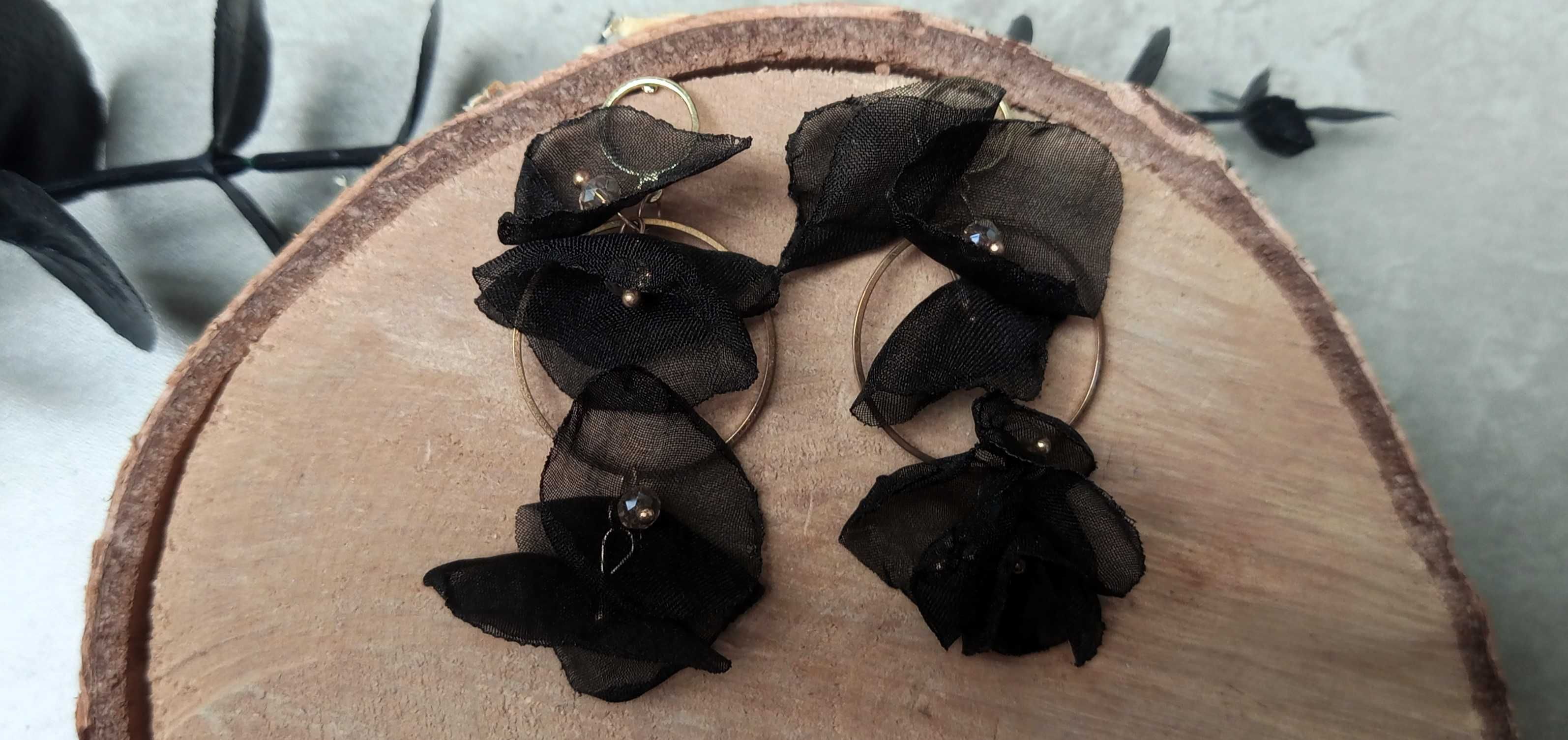 Kolczyki ŚLUBNE czarne z kwiatem z cyrkoniami wiszące długie prezent