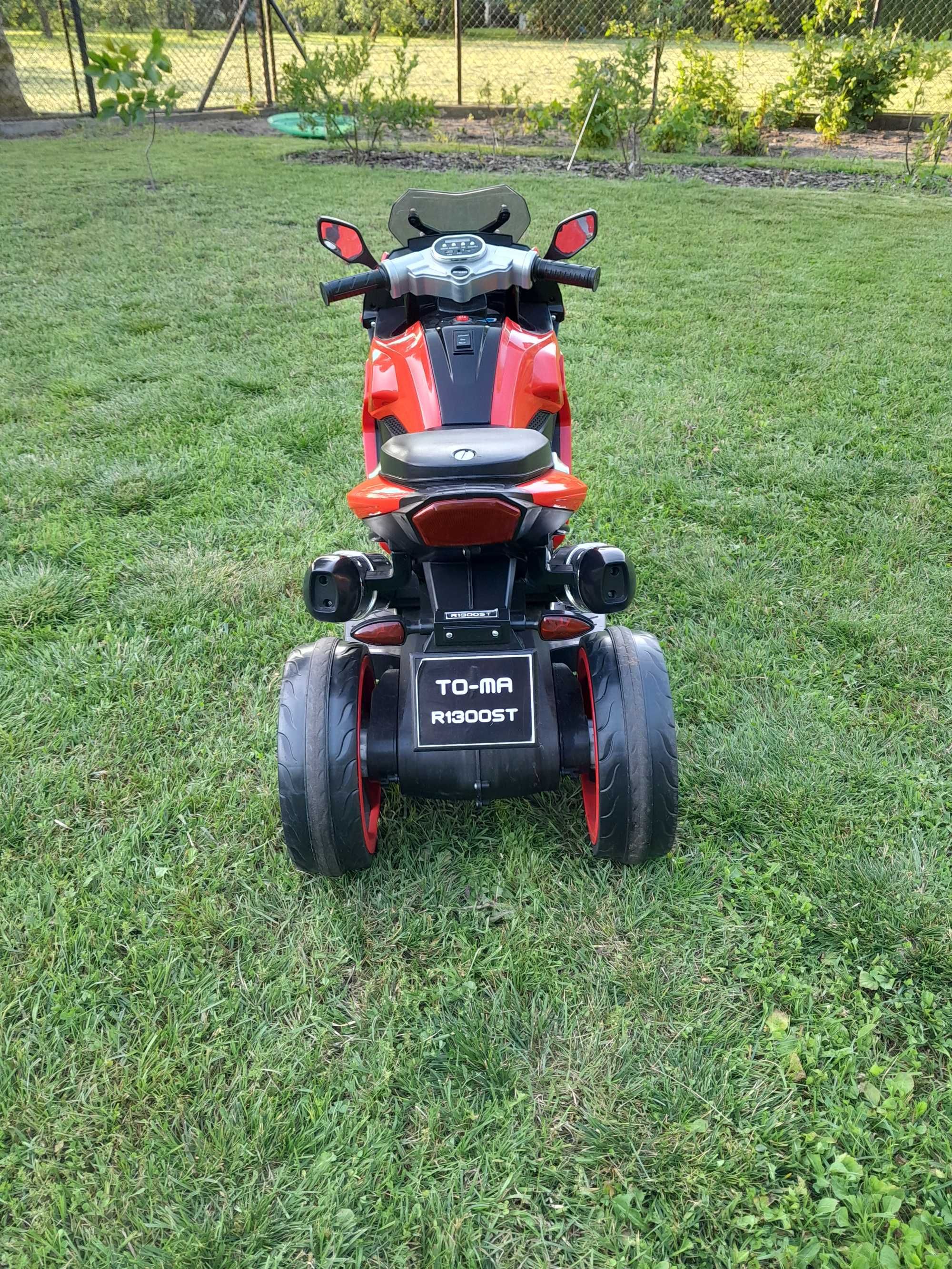 Bdb stan. Motorek, motor, pojazd na akumulator 6v