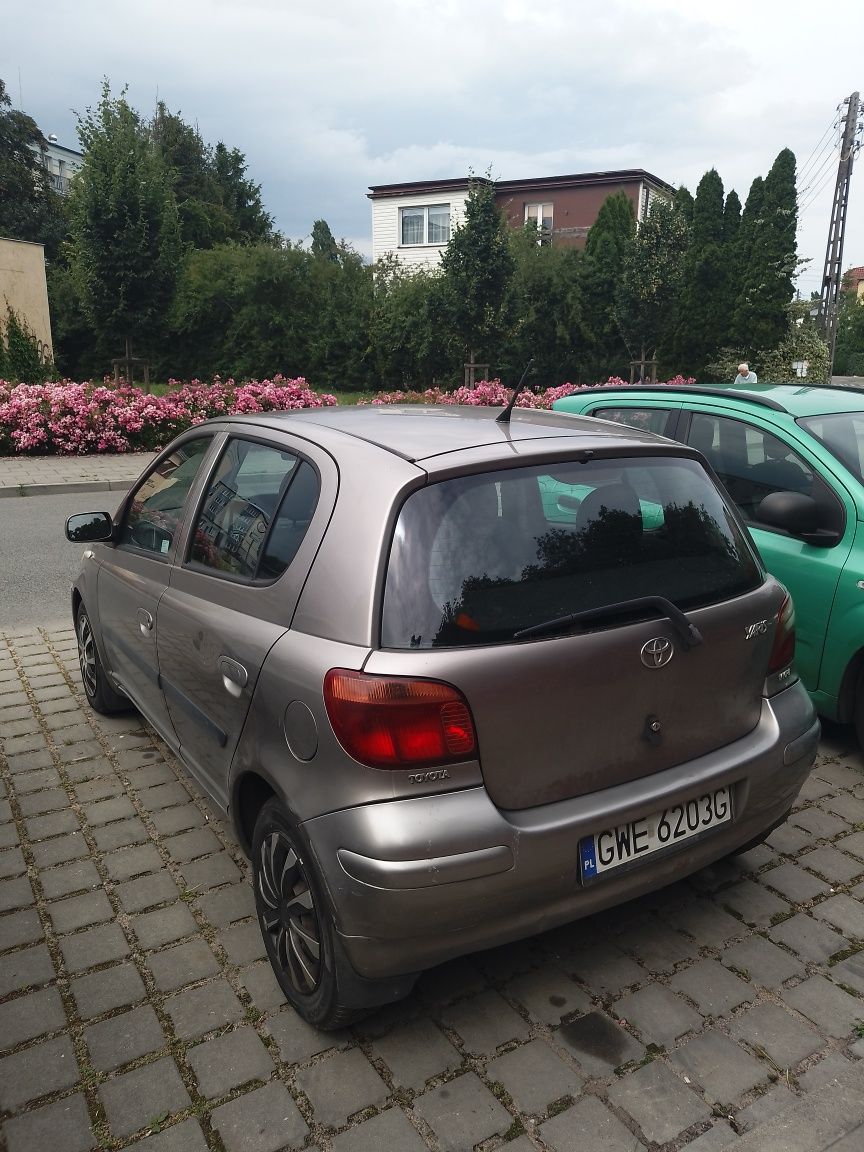 Toyota Yaris 1.0 benzyna 2004