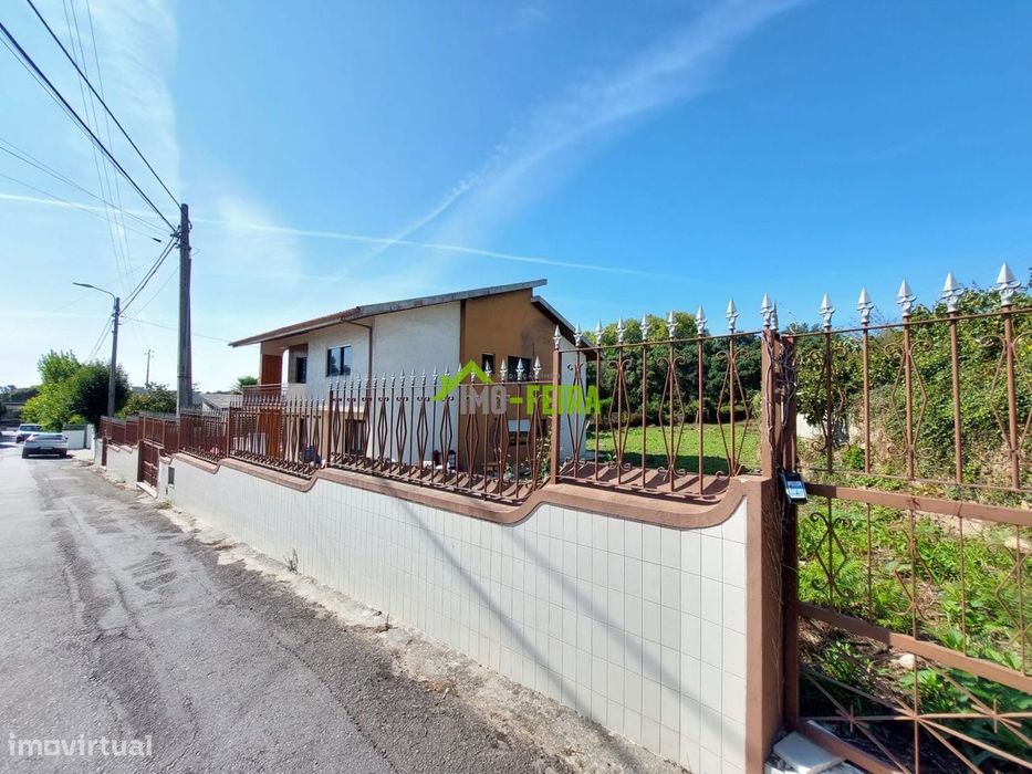 Moradia com Terreno,  Isolada, Santa Maria de Lamas,