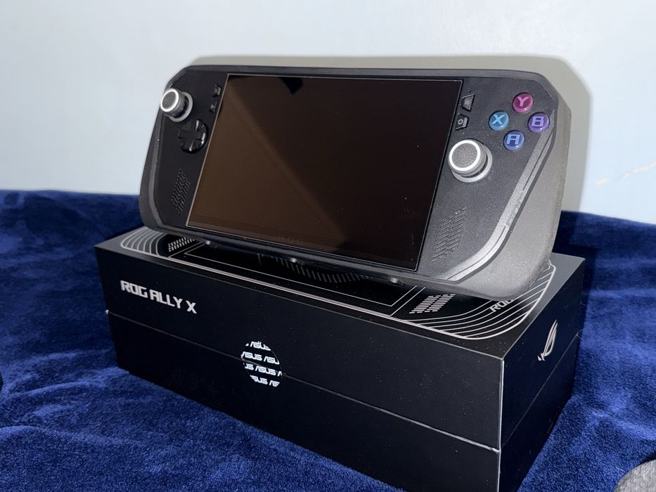 ROG ALLY X + Carregador + Acessórios (Nova)