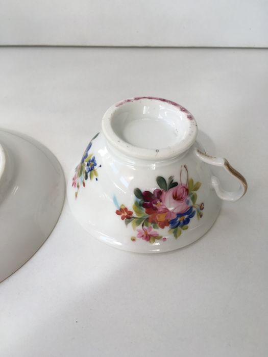 Chávena de porcelana pintada á mão, cerca 1890/1900
