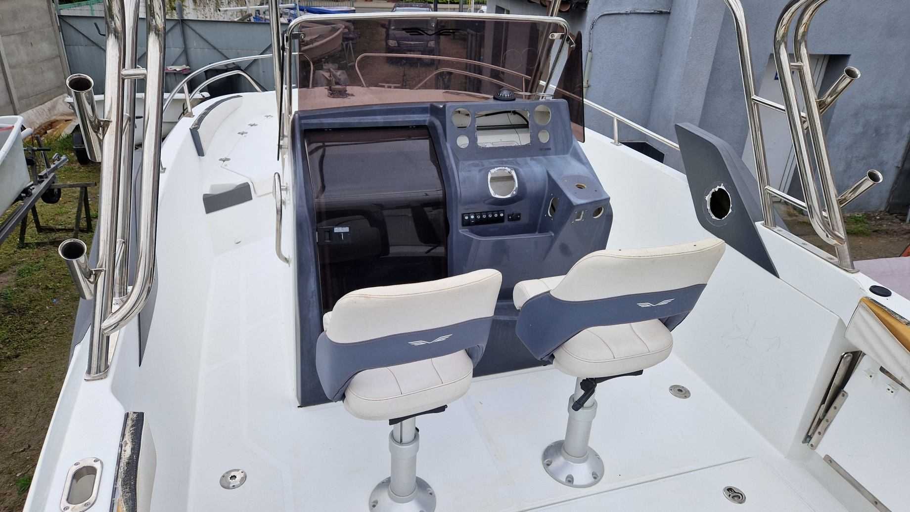 Jacht motorowy Beneteau Flyer 7 Spacedeck 2015r.