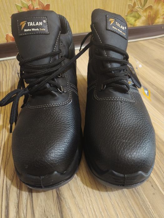 Ботинки рабочие р. 40-41. Новые.