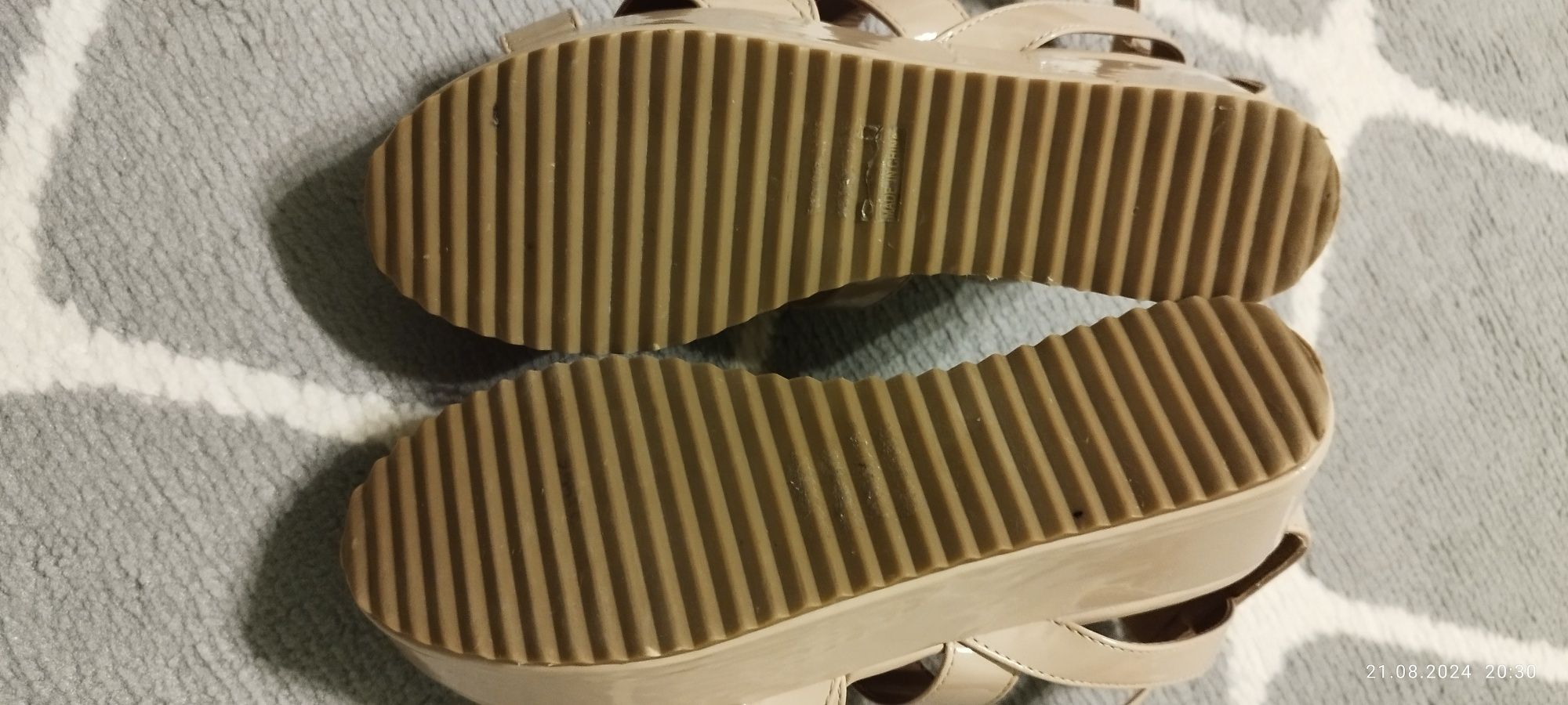 Sandały na platformie Koi Footwear