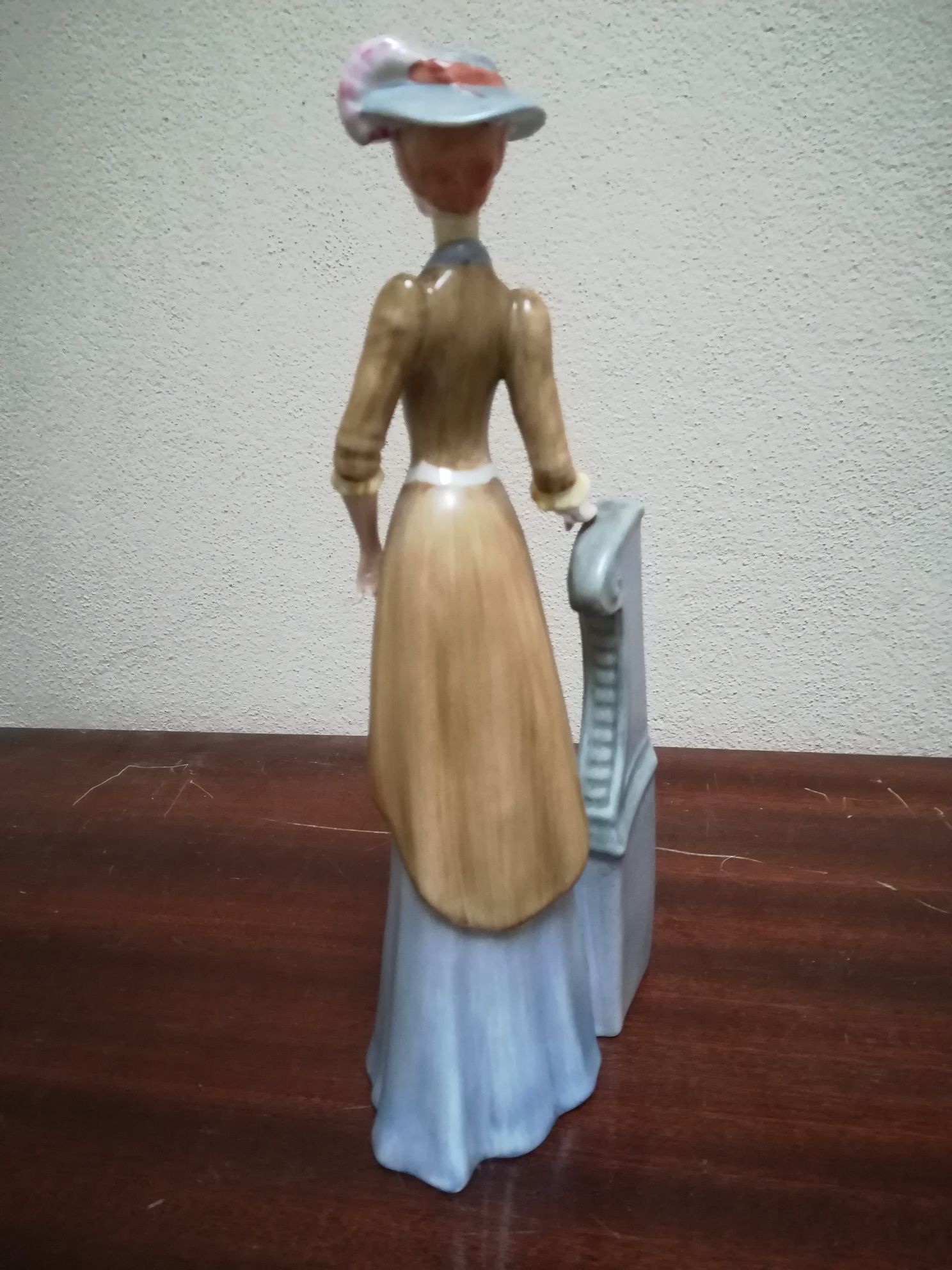 Estatueta Porcelana Época Anos 1960